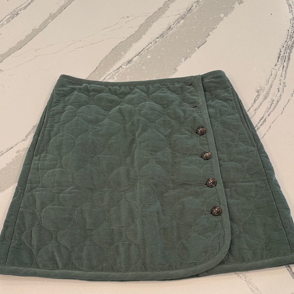 Madewell Quilted Button-Front Skirt in Dark Green